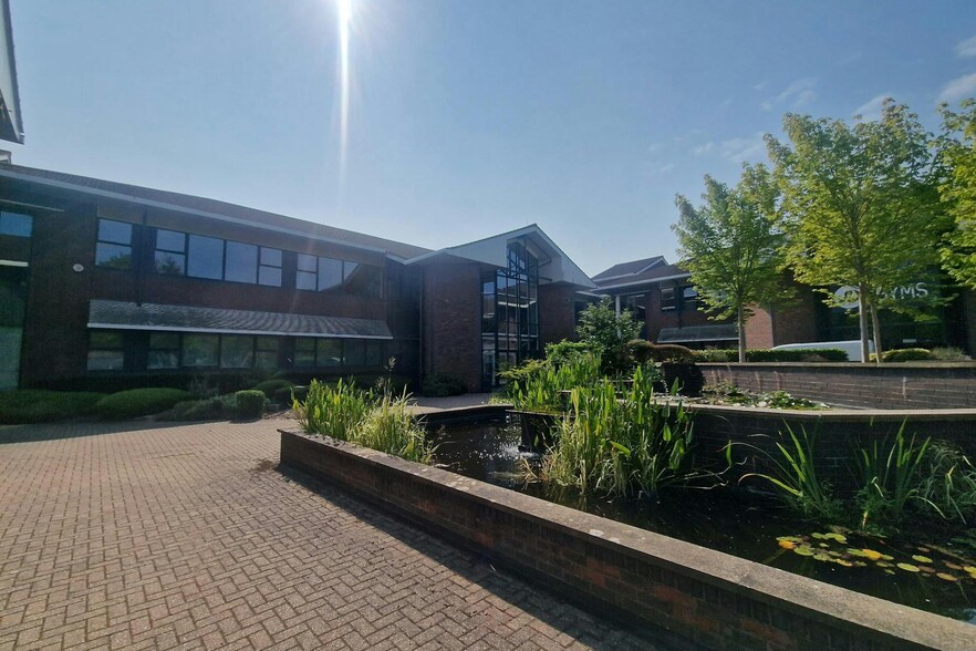 Jays Clos, Basingstoke à louer - Photo du bâtiment - Image 3 de 5