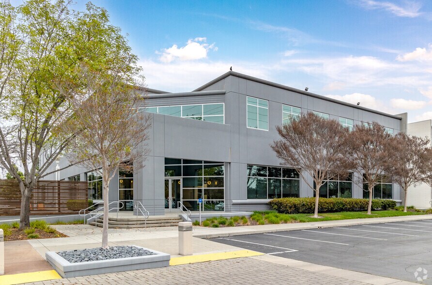 2720 Zanker Rd, San Jose, CA à vendre - Photo du bâtiment - Image 3 de 8