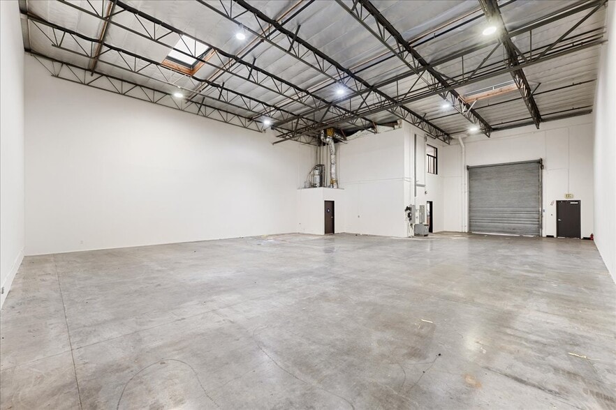 5055 Walnut Grove Ave, San Gabriel, CA for lease - Building Photo - Image 2 of 8