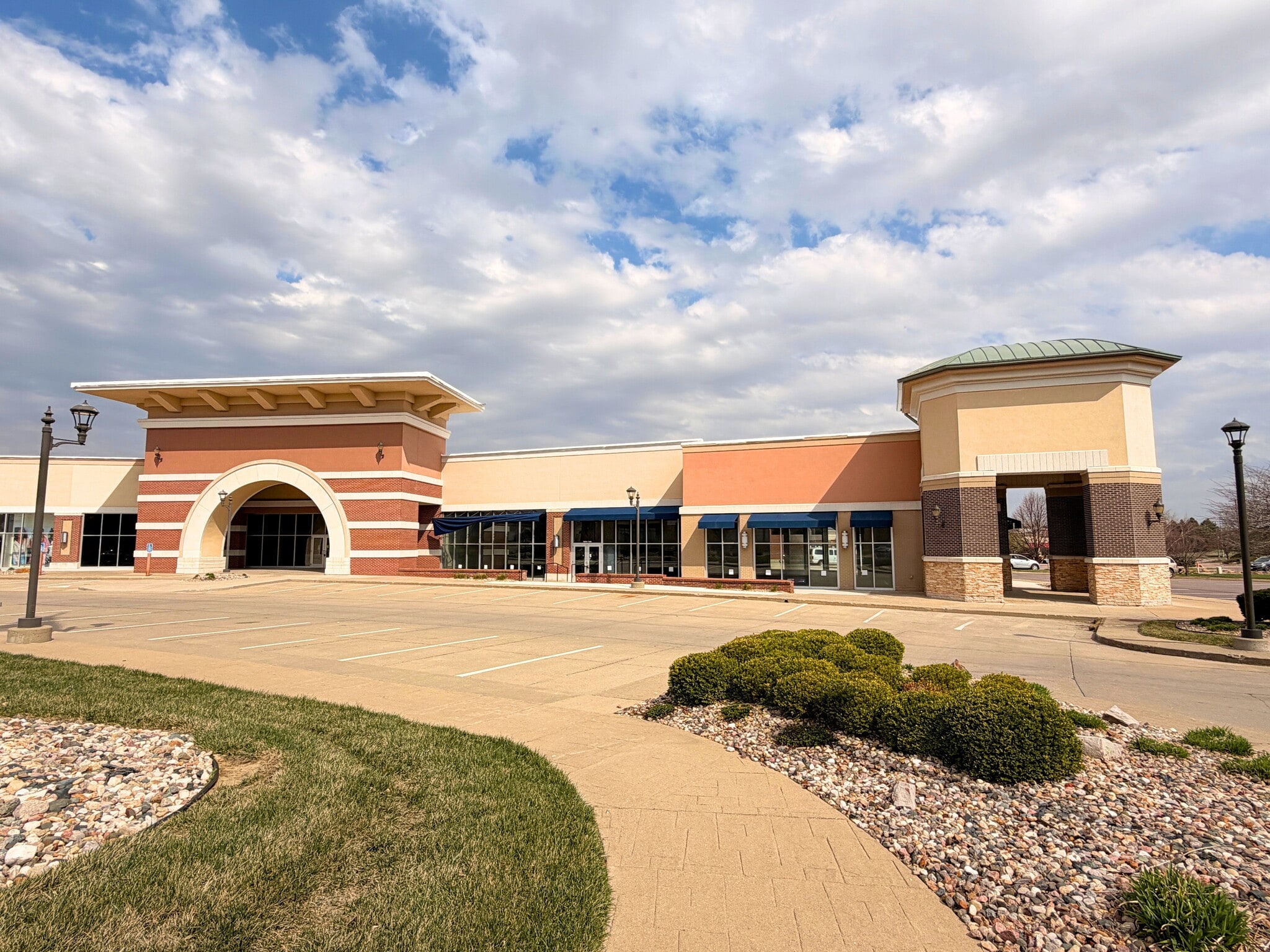 4149 Sergeant Rd, Sioux City, IA for lease Interior Photo- Image 1 of 7