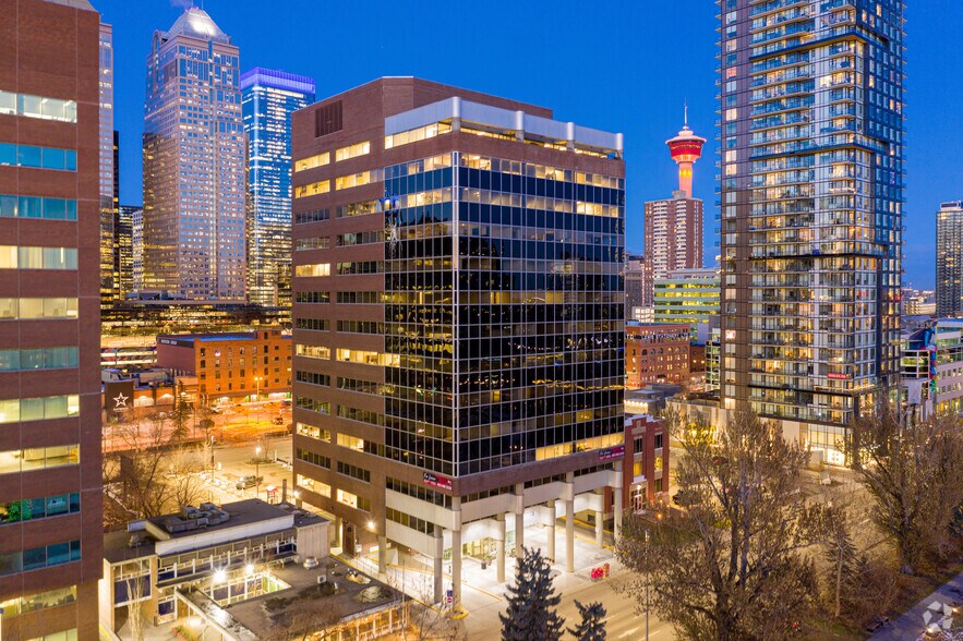 340 12th Ave SW, Calgary, AB à louer - Photo du bâtiment - Image 3 de 17