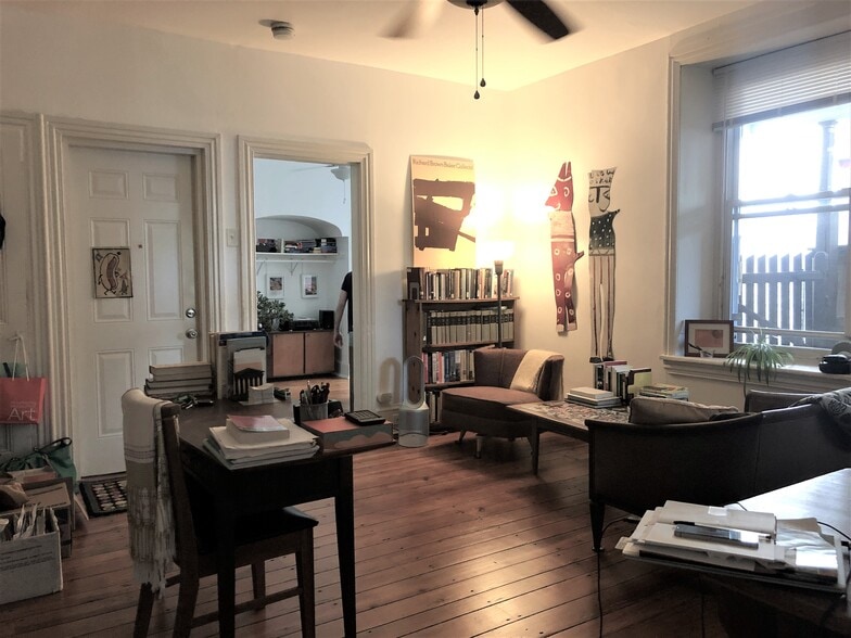 355 Lyceum Ave, Philadelphia, PA à vendre - Photo intérieure - Image 3 de 12