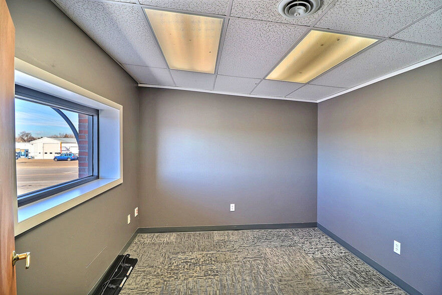1616 2nd Ave, Greeley, CO for lease - Interior Photo - Image 2 of 45