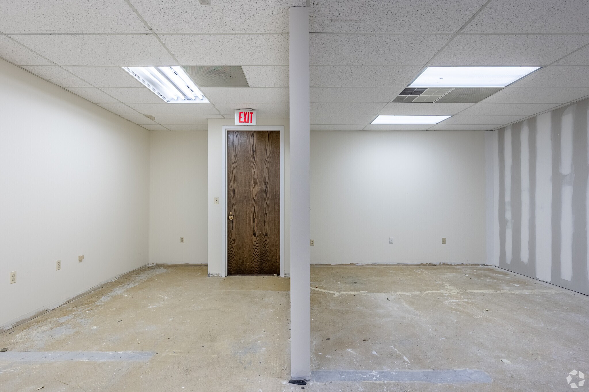 28 W Grand Ave, Montvale, NJ for lease Interior Photo- Image 1 of 4