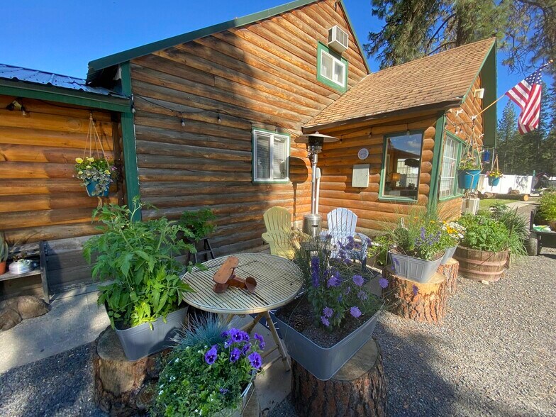 978 Highway 395 N, Kettle Falls, WA à vendre - Photo du bâtiment - Image 3 de 18