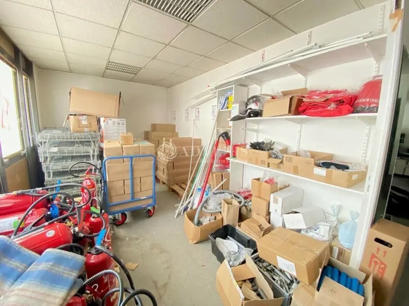 Office in Croissy-Beaubourg for sale Interior Photo- Image 1 of 5