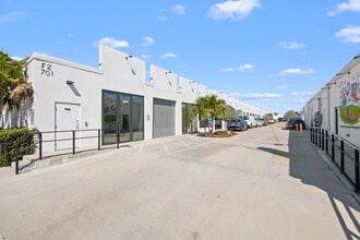 710 NW 5th Ave, Fort Lauderdale, FL for lease Interior Photo- Image 2 of 13