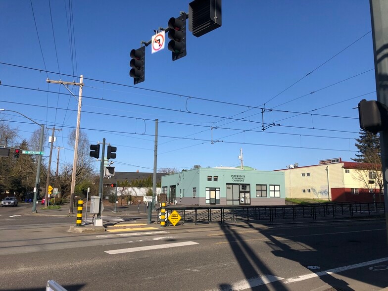 4315 N Interstate Ave, Portland, OR for lease - Building Photo - Image 2 of 11