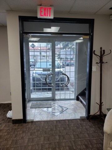 3800 19th St NE, Calgary, AB à vendre Photo du bâtiment- Image 1 de 1