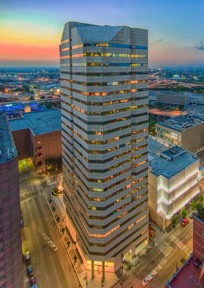 Plus de détails pour 440 Louisiana St, Houston, TX - Bureau, Bureau/Commerce de détail à louer