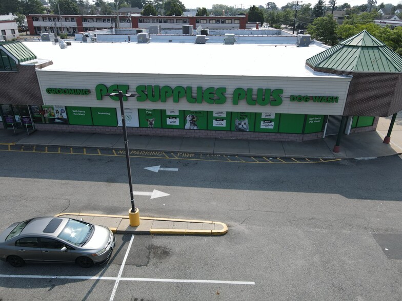 456-488 Hempstead Tpke, West Hempstead, NY for lease - Building Photo - Image 3 of 12