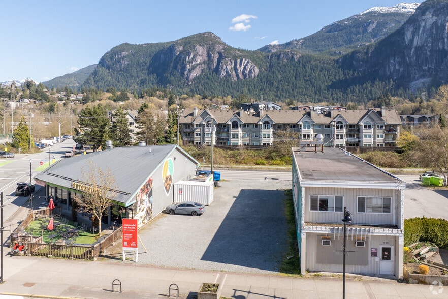 38188 Cleveland Ave, Squamish, BC for sale - Building Photo - Image 2 of 3