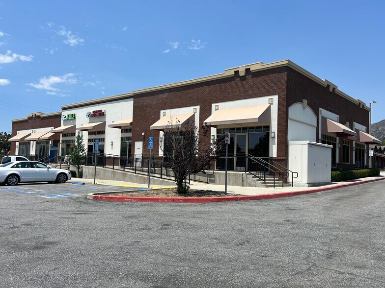 242-252 W Foothill Blvd, Monrovia, CA à louer - Photo du bâtiment - Image 3 de 8