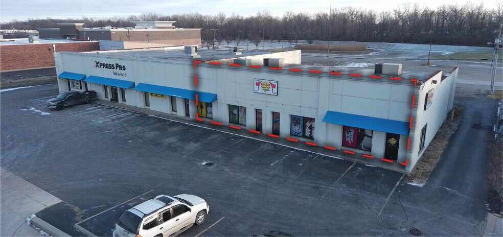 9503 E Washington St, Indianapolis, IN à louer - Photo principale - Image 1 de 16