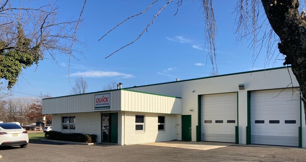 61 Cunningham Ave, Hamilton, NJ for sale - Building Photo - Image 2 of 15