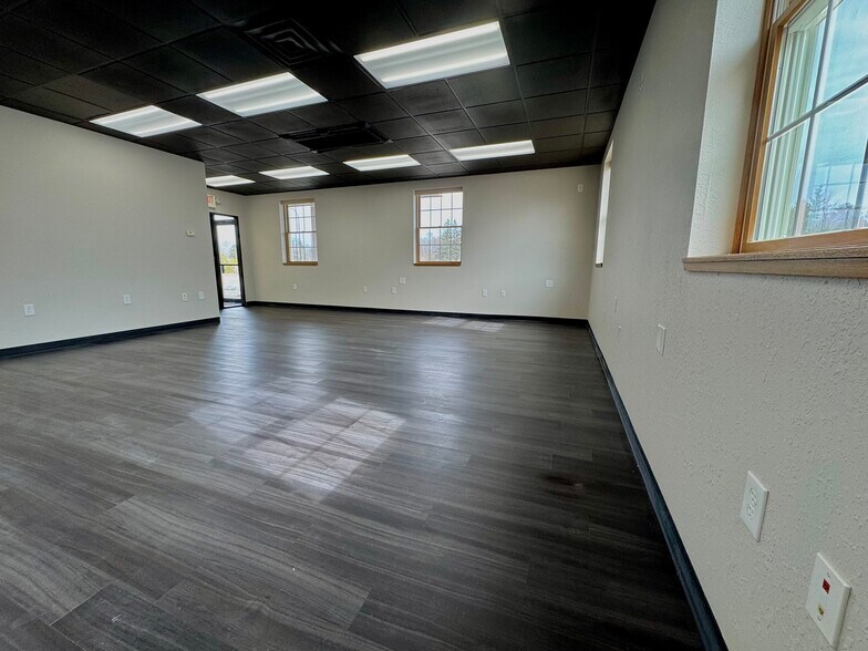 1751 SE 2nd Ave, Grand Rapids, MN à louer - Photo du bâtiment - Image 2 de 12