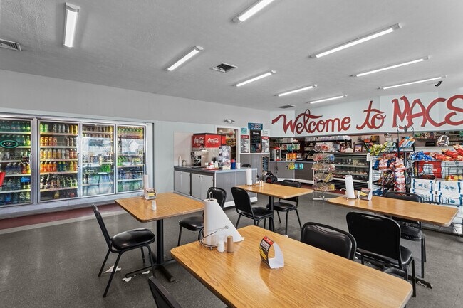 Plus de détails pour 1727 S Webster St, Kokomo, IN - Commerce de détail à vendre
