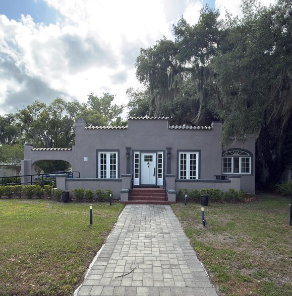 469 S Central Ave, Oviedo, FL à louer - Photo du bâtiment - Image 1 de 5