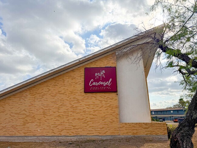 Plus de détails pour 1120 E Sen Carlos Truan Blvd, Kingsville, TX - Commerce de détail à vendre