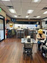 600 E Devon Ave, Elk Grove Village, IL for lease Interior Photo- Image 2 of 6