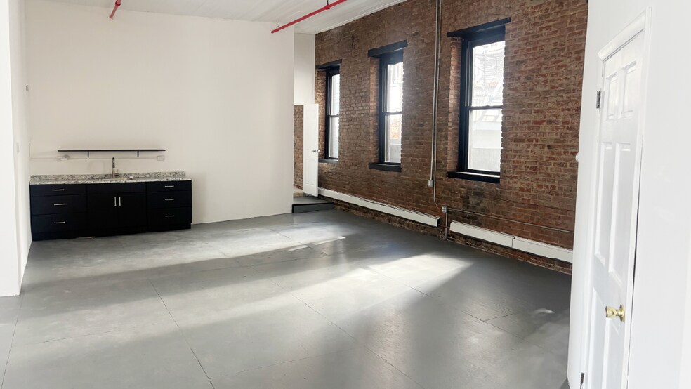 148 India St, Brooklyn, NY à louer - Photo du bâtiment - Image 2 de 4