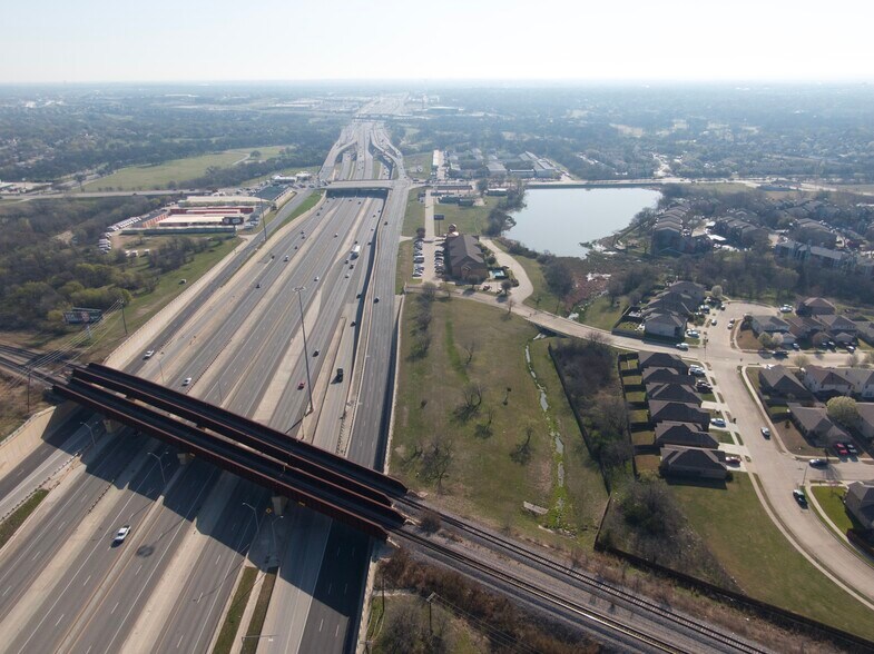 5460 NE Loop 820, Haltom City, TX à vendre - Photo du bâtiment - Image 2 de 12