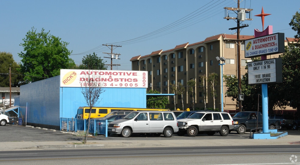 8802 Reseda Blvd, Northridge, CA for lease - Building Photo - Image 2 of 6