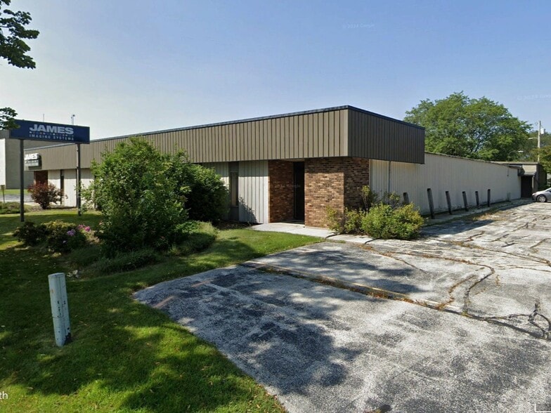 1406 N 25th St, Sheboygan, WI for lease - Building Photo - Image 2 of 19