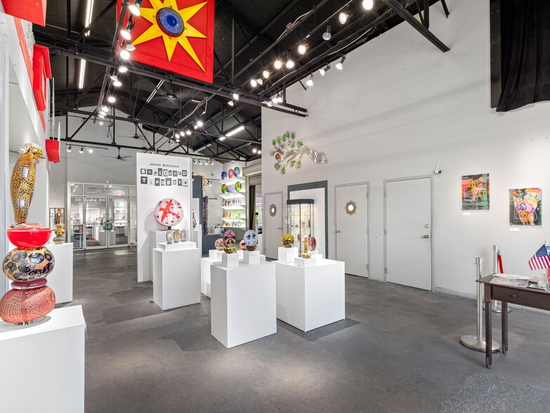 2342 Emerson Ave S, Saint Petersburg, FL for sale - Interior Photo - Image 3 of 16