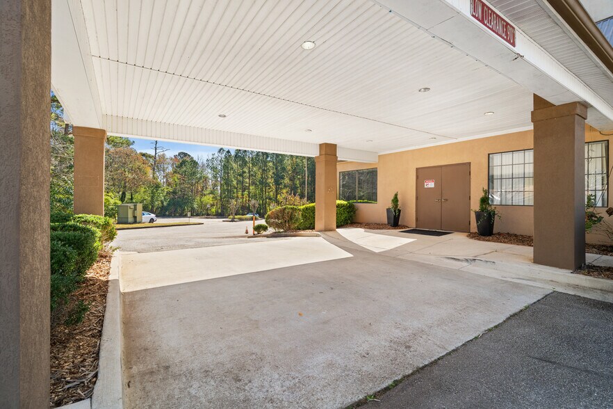 3057 Walt Stephens Rd, Jonesboro, GA à vendre - Photo du bâtiment - Image 2 de 56