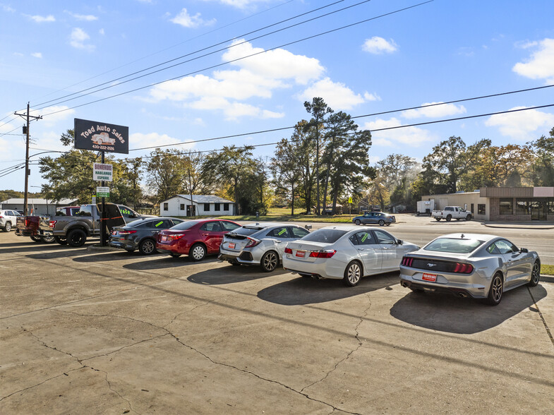 1706 W Ferguson Rd, Mount Pleasant, TX for sale - Building Photo - Image 3 of 27