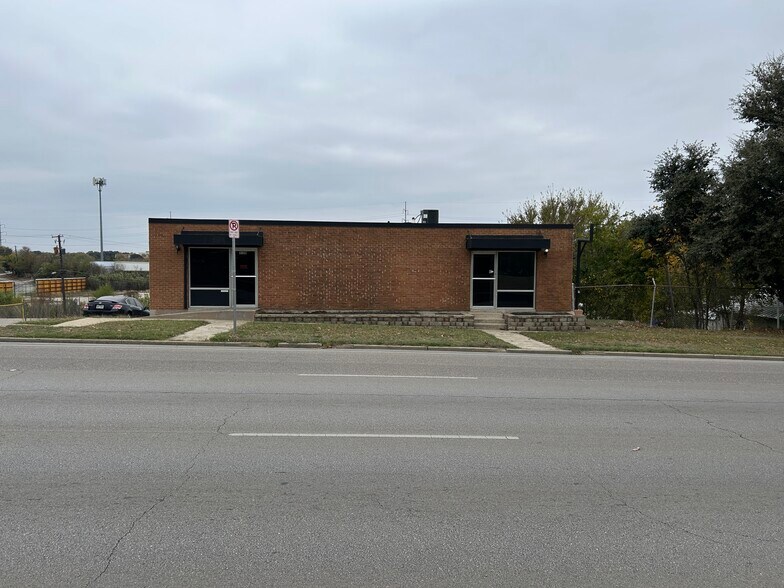 3120-3122 E Lancaster Ave, Fort Worth, TX à louer - Photo du bâtiment - Image 2 de 19