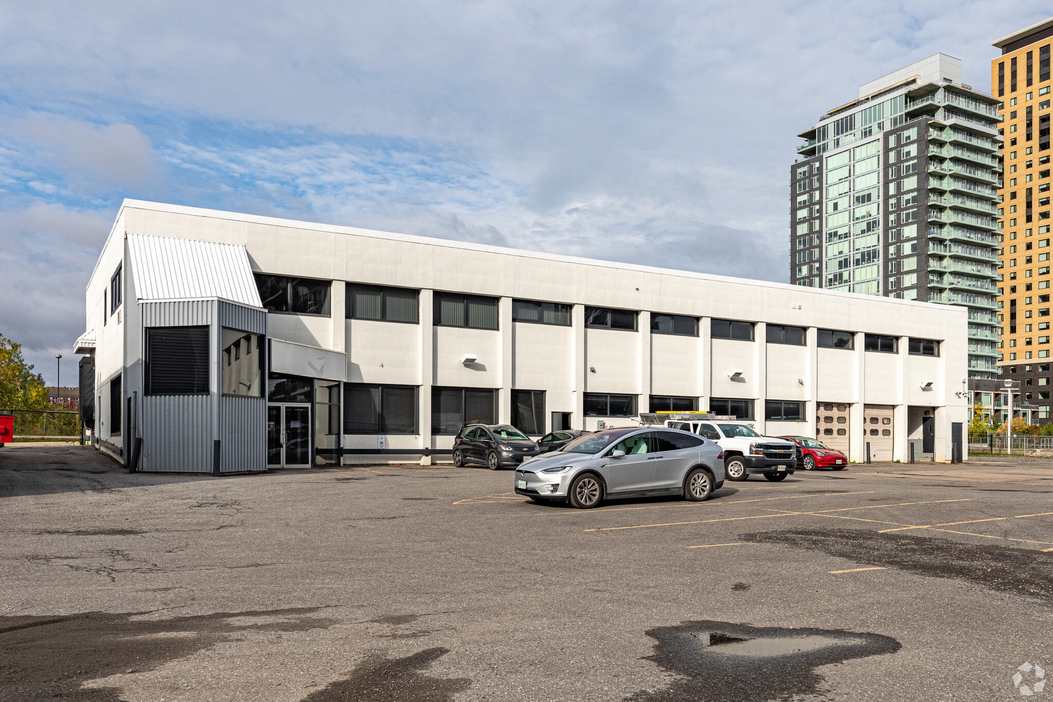 845 Carling Ave, Ottawa, ON for sale Primary Photo- Image 1 of 1