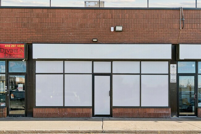 Plus de détails pour 2721 Markham Rd, Toronto, ON - Local d'activités à louer