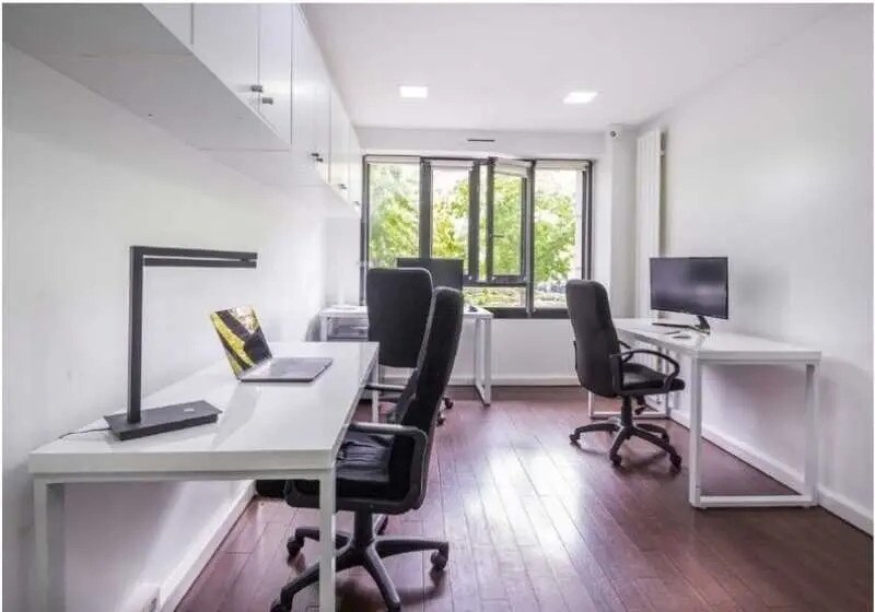 Office in Neuilly-sur-Seine for lease - Interior Photo - Image 3 of 8