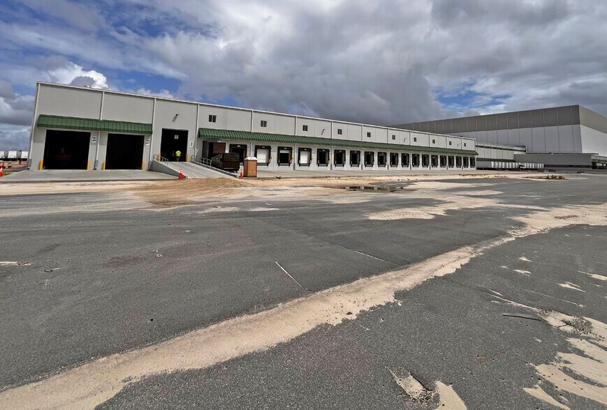 13845 SW 57th Avenue Rd, Ocala, FL for lease - Building Photo - Image 3 of 7