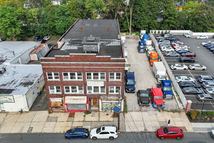 1444 Broad St, Hillside, NJ à vendre - Photo du bâtiment - Image 2 de 4