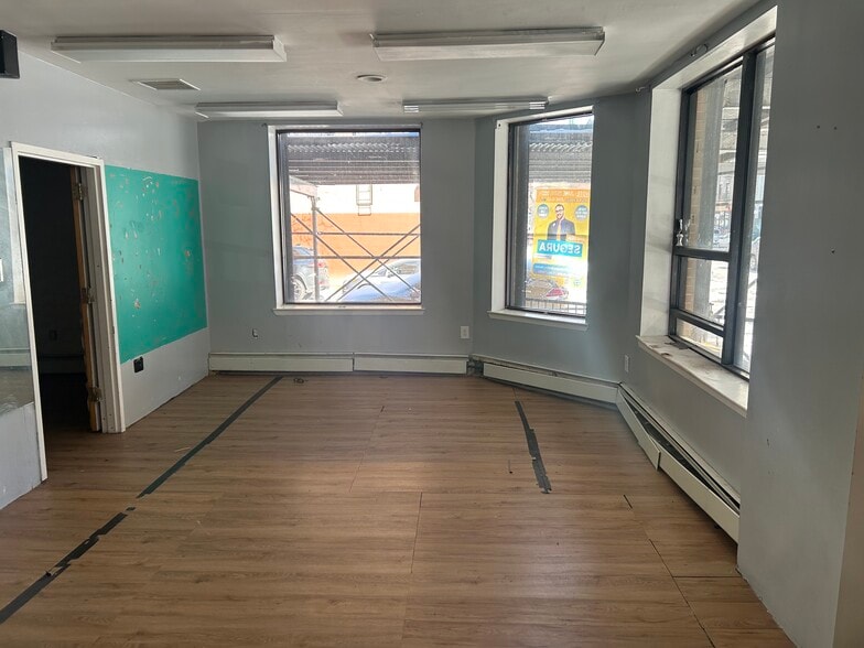 2855 Frederick Douglass Blvd, New York, NY for lease - Interior Photo - Image 3 of 3