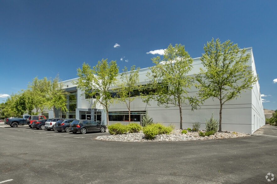 640 Maestro Dr, Reno, NV for lease - Building Photo - Image 3 of 6