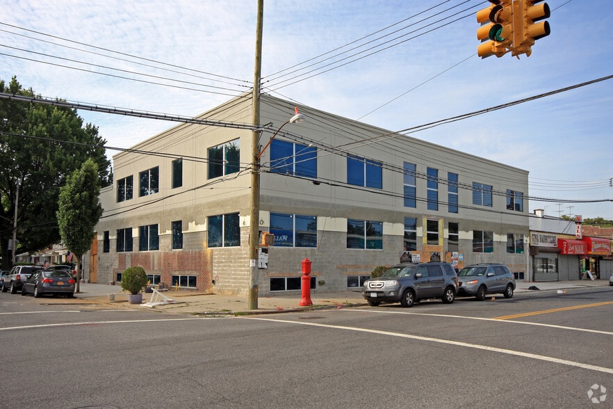 South Brooklyn Office Portfolio portfolio of 3 properties for sale on LoopNet.ca - Primary Photo - Image 2 of 3