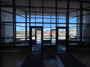 1507 E Sunset Dr, Waukesha, WI à louer Photo intérieure- Image 1 de 25