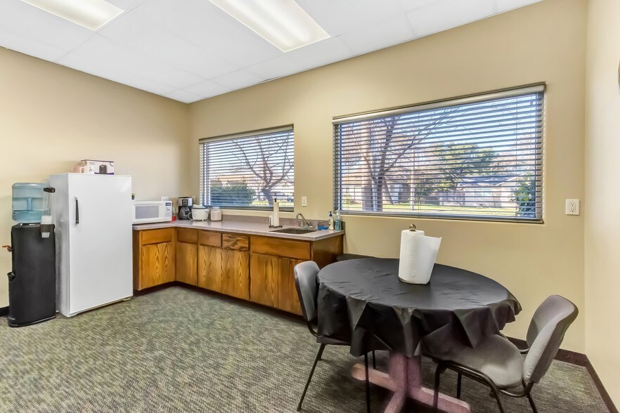 1190-1200 Lander Ave, Turlock, CA for lease - Interior Photo - Image 2 of 23
