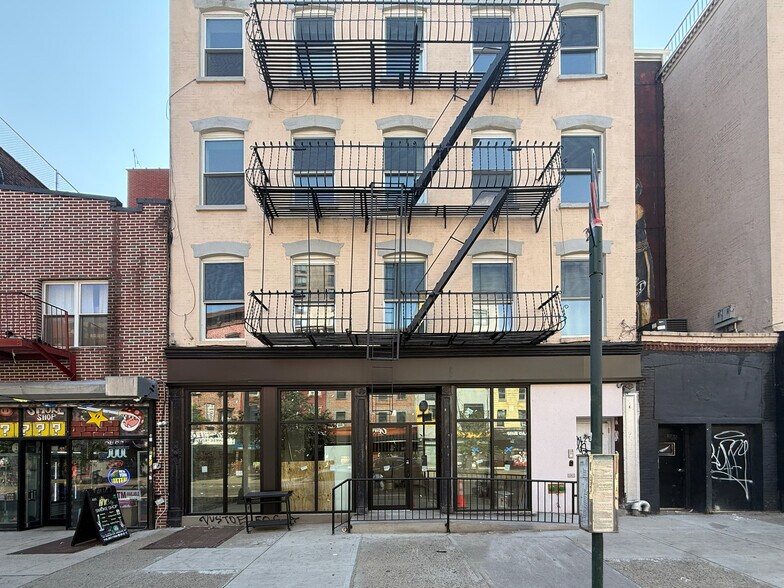 129-137 Graham Ave, Brooklyn, NY à louer - Photo du bâtiment - Image 1 de 2