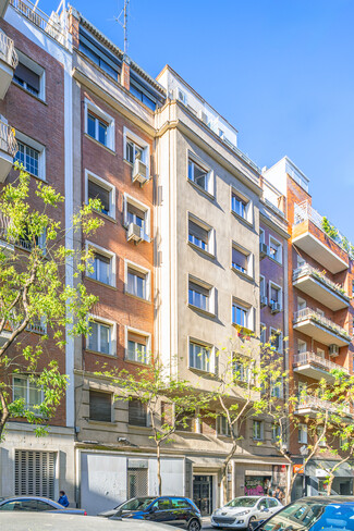 Plus de détails pour Calle De Santa Cruz De Marcenado, 9, Madrid - Multi-résidentiel à vendre