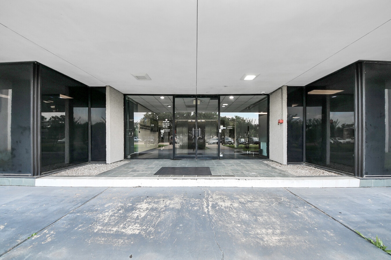 6100 Corporate Dr, Houston, TX 77036 - Unit 2E - - Lobby - Image 1 of 23