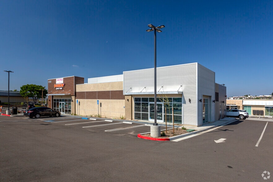 1310 E Vista Way, Vista, CA for lease - Building Photo - Image 2 of 7
