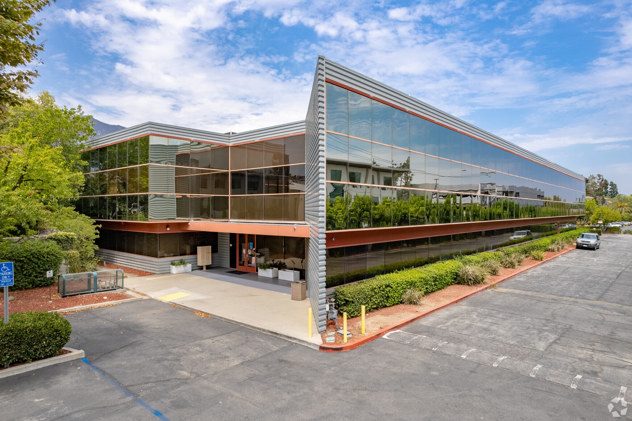 320 N Halstead St, Pasadena, CA for lease Primary Photo- Image 1 of 6