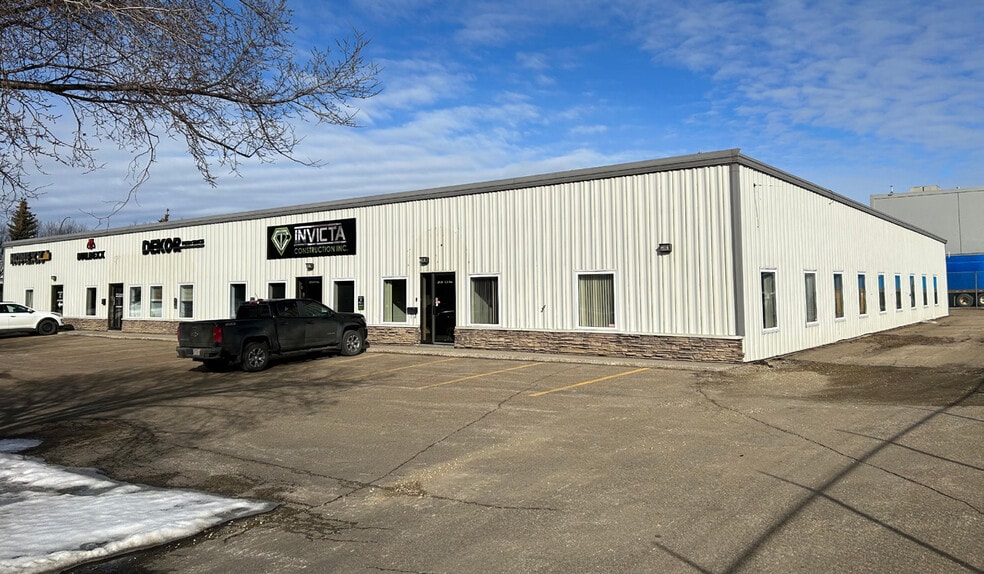 18150 111th Ave NW, Edmonton, AB for lease - Building Photo - Image 3 of 6