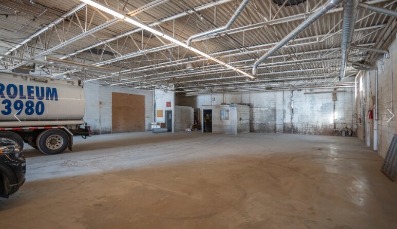 35445 Genron Ct, Romulus, MI for lease Interior Photo- Image 1 of 9