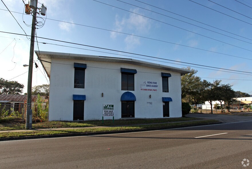 4244 W Waters Ave, Tampa, FL à louer - Photo principale - Image 1 de 27